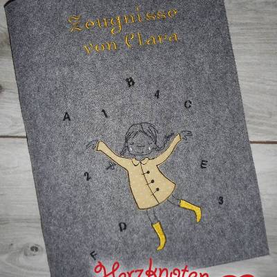 Zeugnismappe A4 gestickt, Filz, Schulstart, Mädchen mit Mantel, Einschulung, personalisierbar, mit Namen