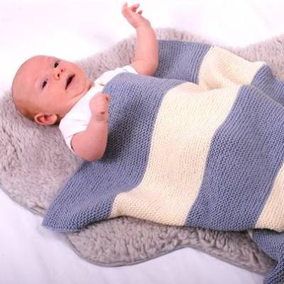 Strickanleitug für die Babydecke "Herzenswunsch" in den Größen 50x60 und 64x80; für Anfänger geeignet