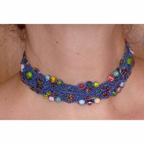 Blaues Makramee - Halsband mit Millefiorie - Perlen