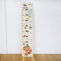 Messlatte aus Holz mit Wunschname und Geburtsdatum, Messleiste als personalisiertes Geburtsgeschenk, Motiv: Fuchs