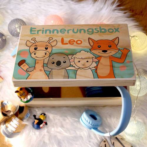 Erinnerungskiste Baby, aus Holz, Erinnerungsbox, personalisierbar mit Geburtsdaten und Namen, individuelle Holzkiste mit Deckel, Freunde
