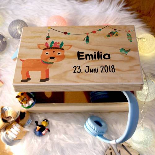 Erinnerungskiste, Geschenk für Baby mit Geburtsdaten und Namen, Holzkiste für Kinder, personalisierte Kiste mit Deckel, Rehkitz