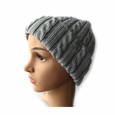 Strickmütze mit Zopfmuster Hellgrau rundgestrickt aus Schurwolle Merino Geschenk Geburtstag Weihnachten