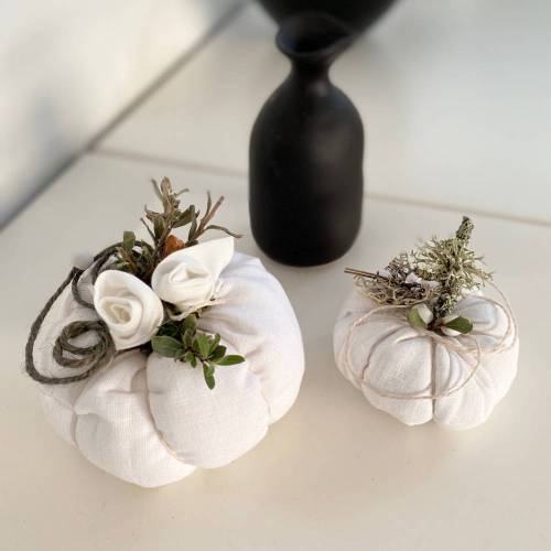 Nostalgie Kürbisse aus weißem Leinen – Herbstdeko im Landhausstil, 2er Set