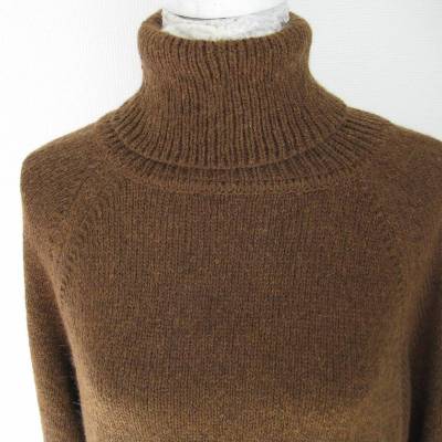 Schlichter Raglanpullover mit Rollkragen in Schokobraun – Größe 40/42