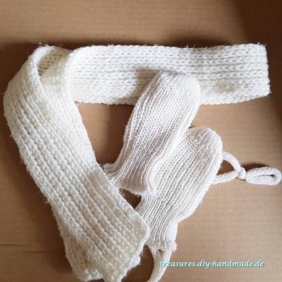 Vintage, Baby, weiße Handschuhe Größe 1 und ein handgestrickter weißer Baby Schal