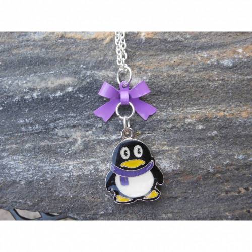 Pinguin mit Schal und Schleifchen Kette   