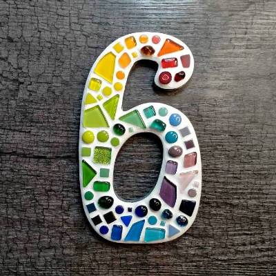 Hausnummer 6 als Mosaik **Glasmosaik für den Hauseingang**handgefertigt**