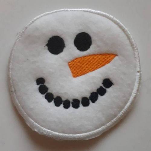 Freebie Stickdatei Untersetzer Schneemann