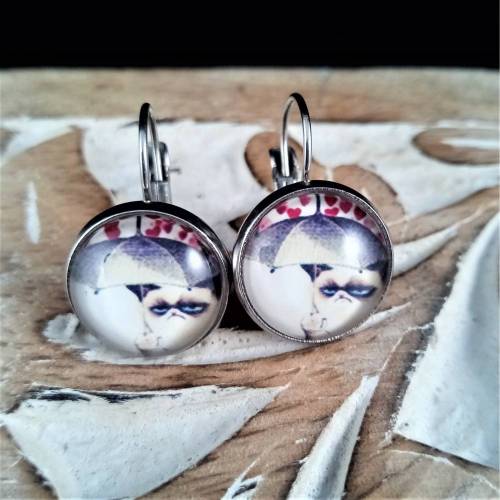 Schmuck schlechtgelaunte Katze im Regen Ohrstecker, Ohrringe, Ohrhänger, Ringe, Haarspangen und Armbänder mit Cabochon