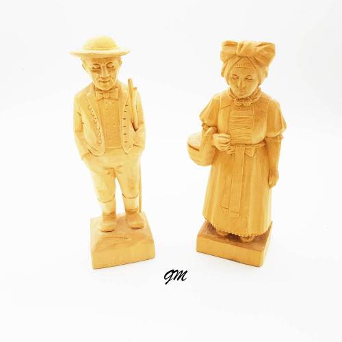 vintage handgeschnitzte Holzfigur, Handarbeit, Figuren Mann und Frau, Bauernmotiv,
