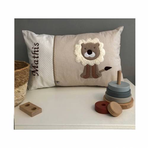 Glückspilz Namenskissen / Babykissen mit Namen und Löwe personalisiert,  Geschenk zu Geburt, Taufe,  Verschiedene Farben