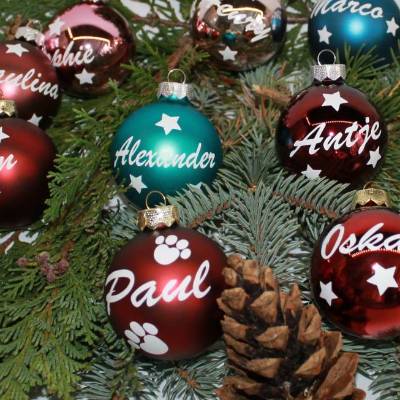 Weihnachtskugeln personalisiert mit Namen, Weihnachtsbaumkugeln aus Glas (Durchmesser 6cm) in 24 verschiedenen Farben
