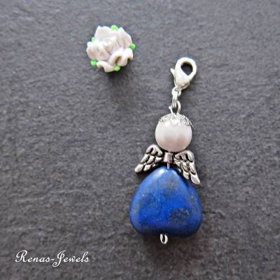 Schutzengel Anhänger mit blauem Howlith Herz – Handgemachtes Unikat von Renas-Jewels
