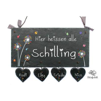 Personalisiertes Schiefertürschild mit Herzanhängern – Einzigartiges Geschenk für Frauen & Männer | Handgemachtes Familienschild wetterfest