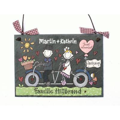 Personalisiertes Schieferschild als Hochzeitsgeschenk – Brautpaar auf Fahrrad, wetterfest & einzigartig