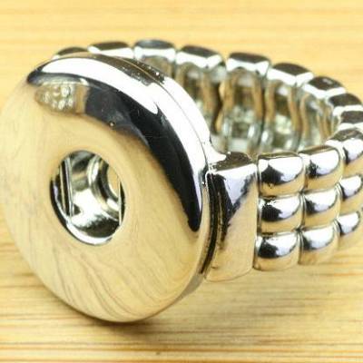 Druckknopf Ring, Größe S/M je nach Wahl, elastisch, 1 Stück