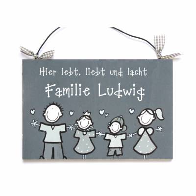 Personalisiertes Holztürschild Familie – Handgemaltes Namensschild mit Figuren, wetterfest, Geschenk zum Einzug
