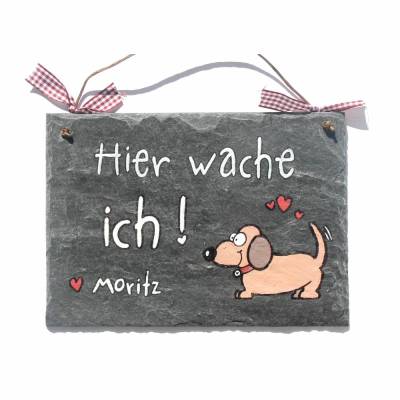 Schieferschild Wachhund personalisiert – Handbemaltes Schiefertürschild "Hier wache ich" mit Hund nach Wunsch und Hundename, einzigartiges Geschenk für Tierfreunde