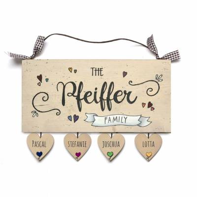 Personalisiertes Holz Türschild Familie – Geniales Geschenk zur Hochzeit mit Namen & Herzanhängern