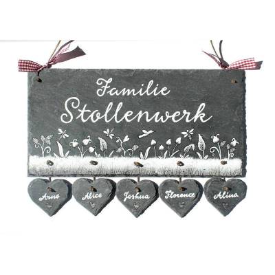 Personalisiertes Haustürschild aus Schiefer – Handgemachtes Familienschild mit Herzanhängern, wetterfest & einzigartig