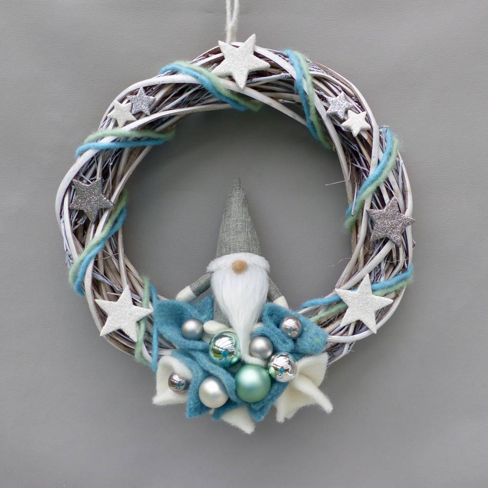 Türkranz aus Weide, Winterkranz, Deko-Kranz für den Winter, Adventskranz mit Wichtel Bild 1