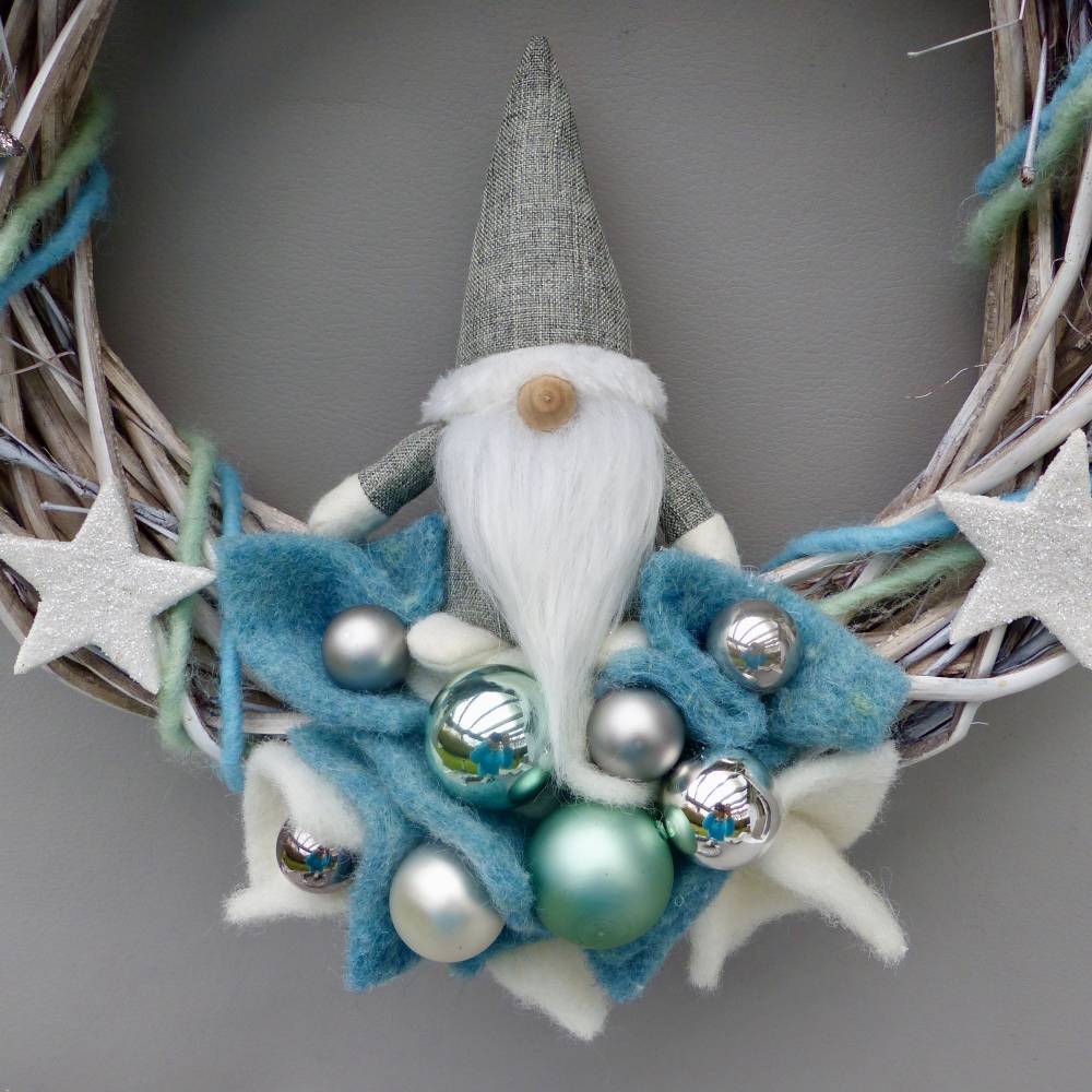 Türkranz aus Weide, Winterkranz, Deko-Kranz für den Winter, Adventskranz mit Wichtel Bild 10