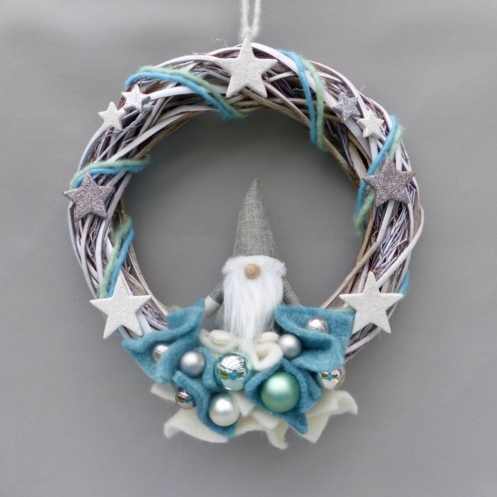 Türkranz aus Weide, Winterkranz, Deko-Kranz für den Winter, Adventskranz mit Wichtel Bild 2