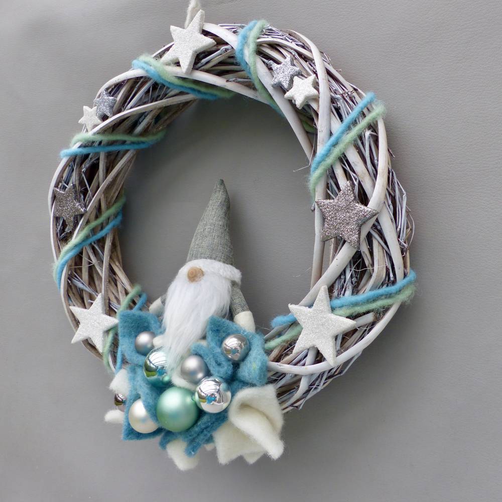 Türkranz aus Weide, Winterkranz, Deko-Kranz für den Winter, Adventskranz mit Wichtel Bild 6