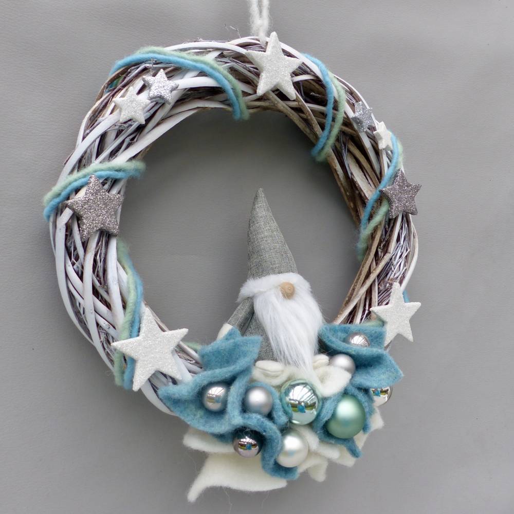 Türkranz aus Weide, Winterkranz, Deko-Kranz für den Winter, Adventskranz mit Wichtel Bild 7
