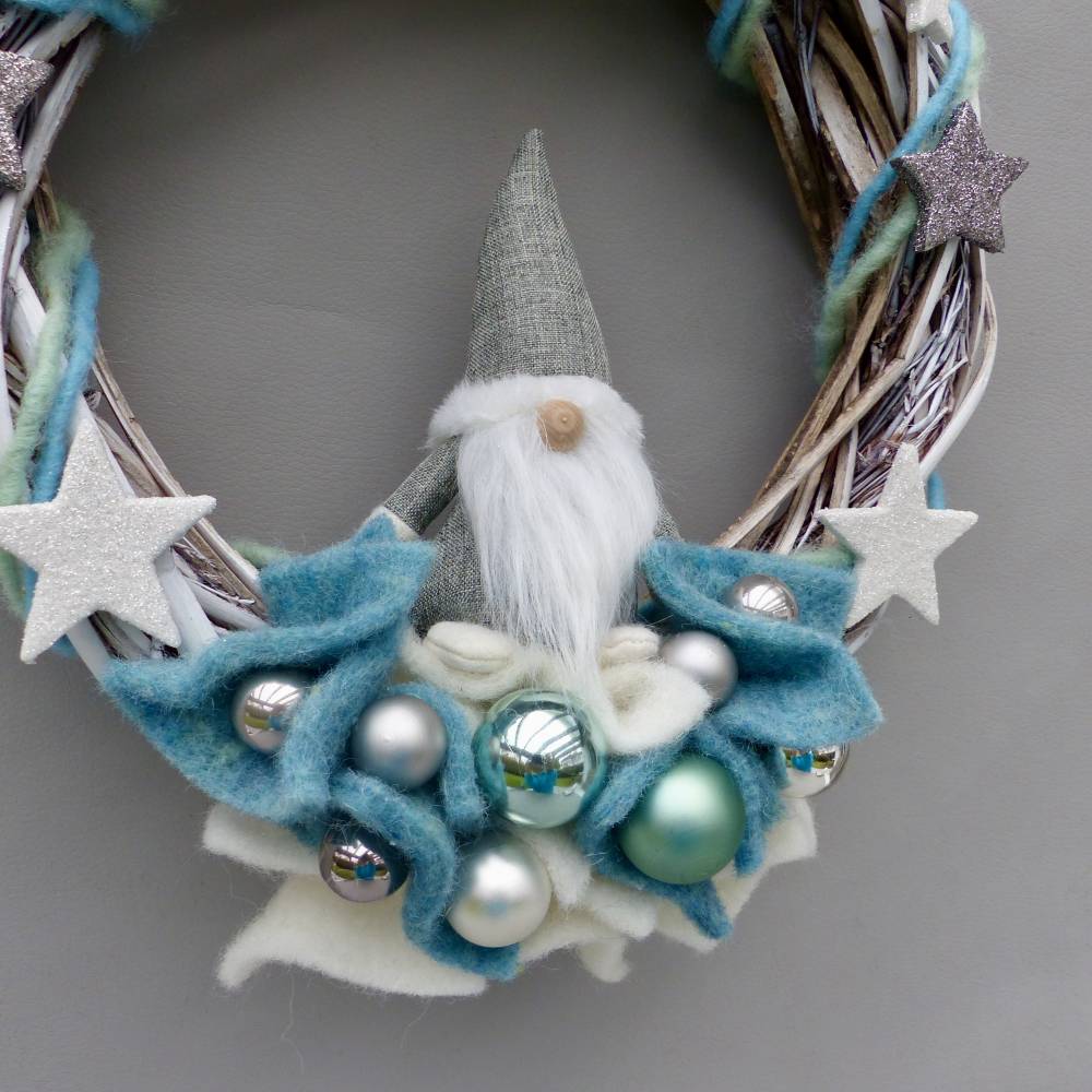 Türkranz aus Weide, Winterkranz, Deko-Kranz für den Winter, Adventskranz mit Wichtel Bild 9