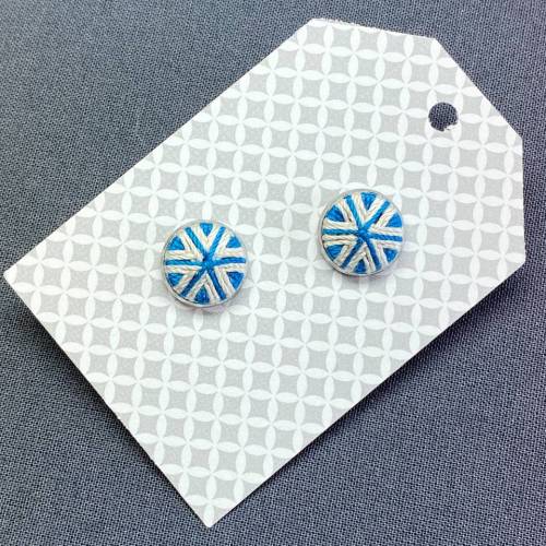 Exklusive Zwirnknopf-Ohrstecker
