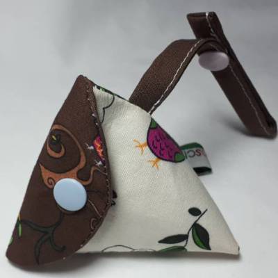 Schnullertasche mit Druckknopf, Pyramidentasche