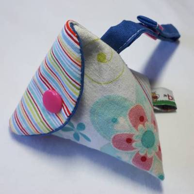 Schnullertasche mit Druckknopf, Pyramidentasche