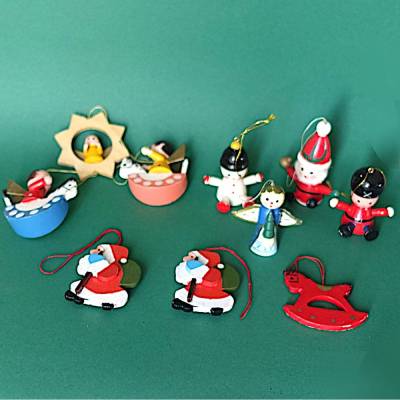 Vintage Baumschmuck: 10-teiliges buntes Holzset