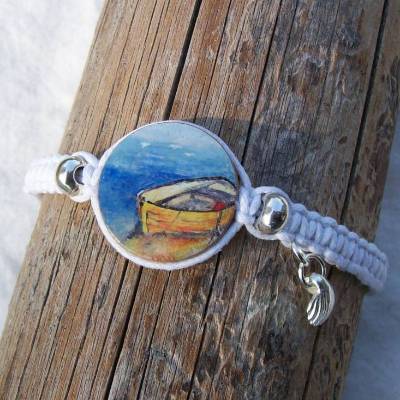 Makramee-Armband mit Boot, handbemaltes Amulett als Urlaubssouvenir