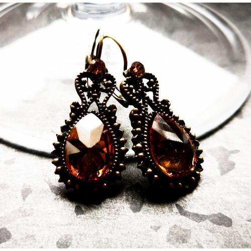 Ohrringe, Brisuren im Vintage-Stil, geschiffenes Glassteinfunkeln, bernstein