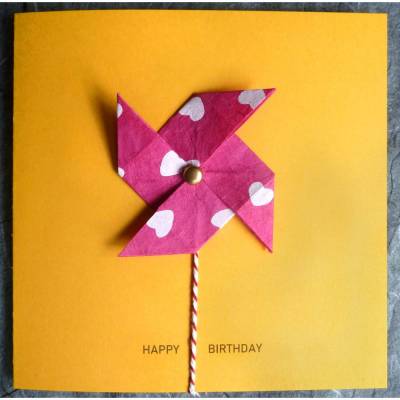 Minimalistische Glückwunschkarte mit Origami Windrädchen