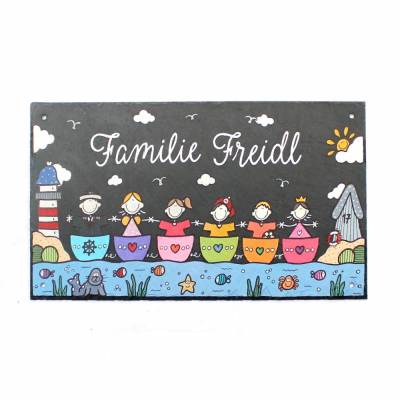 Personalisiertes Schieferschild Familie – Individuelles Türschild mit Name, handgemacht & wetterfest, maritimes Haustürschild mit Booten, einmaliges Familiengeschenk