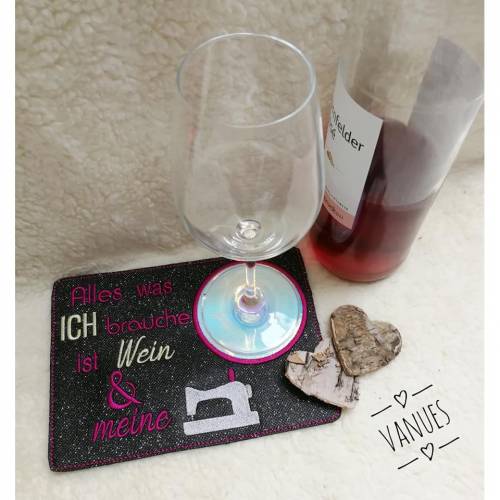 Mug Rug ITH Stickdatei ...Wein und meine Nähmaschine ab 10x10