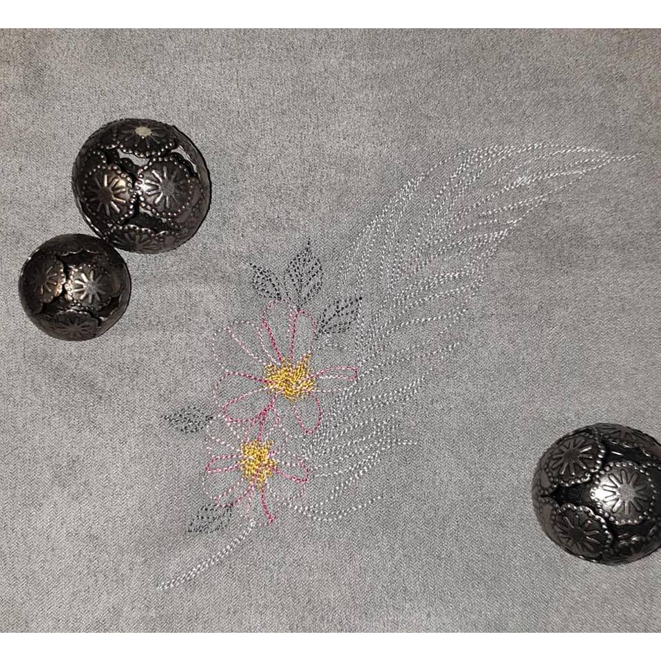 Feder mit Blume Bild 3