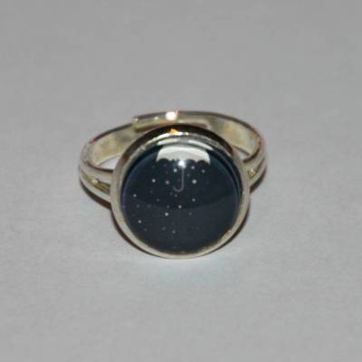 1 silberfarbener Ring   schwarz-lila mit Regenschirm