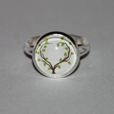 1 silberfarbener Ring Baum in Herzform