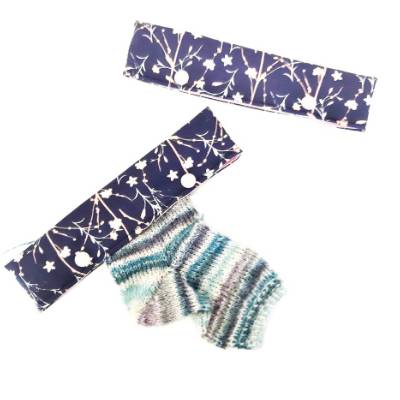 Nadelspiel Halterung blau geblümt – Stricksicherung für 15-20 cm Nadelspiel aus Baumwolle