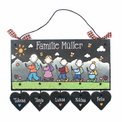 Personalisiertes Schieferschild für Familien – Exklusives, handgefertigtes Türschild mit Name & Herzanhänger