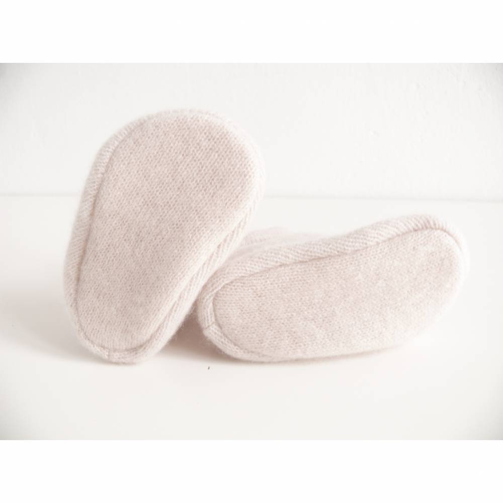 Babyschuhe, Kaschmir Merinowolle, rosa, Upcycling, Mädchen, Babypuschen, Krabbelschuhe, Wollschuhe Bild 4