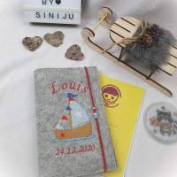 personalisierte U-Heft-Hülle aus Wollfilz  | Schutzhülle mit Namen | Geschenk zur Geburt , Babyparty oder einfach so