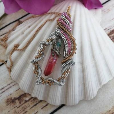 Regenbogen Anhänger / Drahtfassung und Quarz Kristall in Regenbogen Farben/Halskette mit Edelstein, Boho Kette