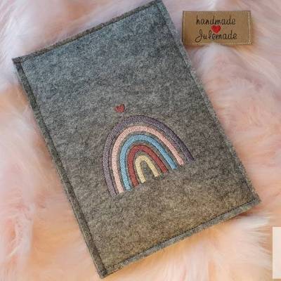 Regenbogen ITH Stickdatei U-Heft-Hülle aus Filz mit Fächern, für 16x 26 Rahmen