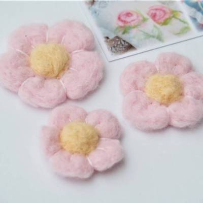 * DEKOBLUMEN * ZARTROSA * 3 STÜCK * 100 % WOLLE * HANDGEARBEITET * NADELFILZ * ZUR DEKORATION *